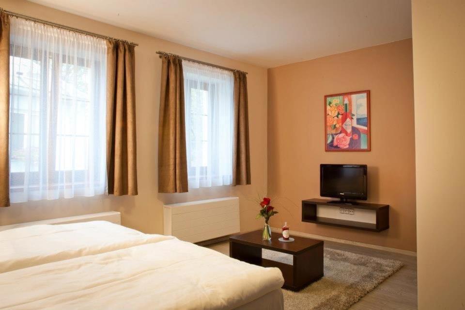 4Rooms Roztoky Exterior photo